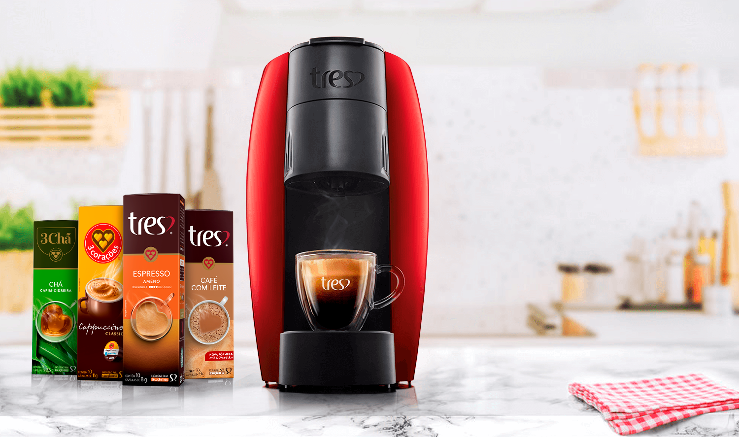 Cafeteira TRES e produtos da 3 Corações